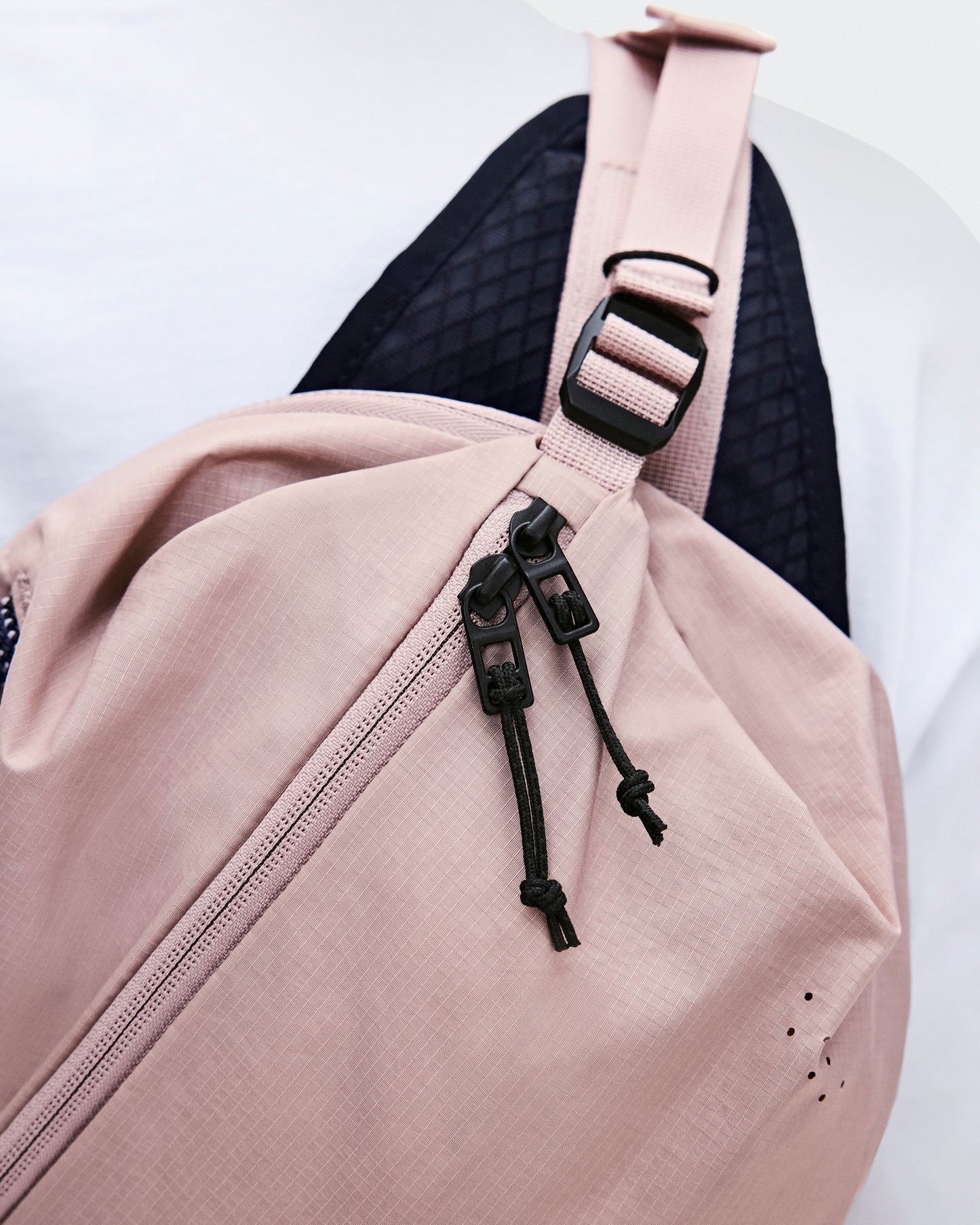 Sling Pack 9L Biscuit | Black - US 5847