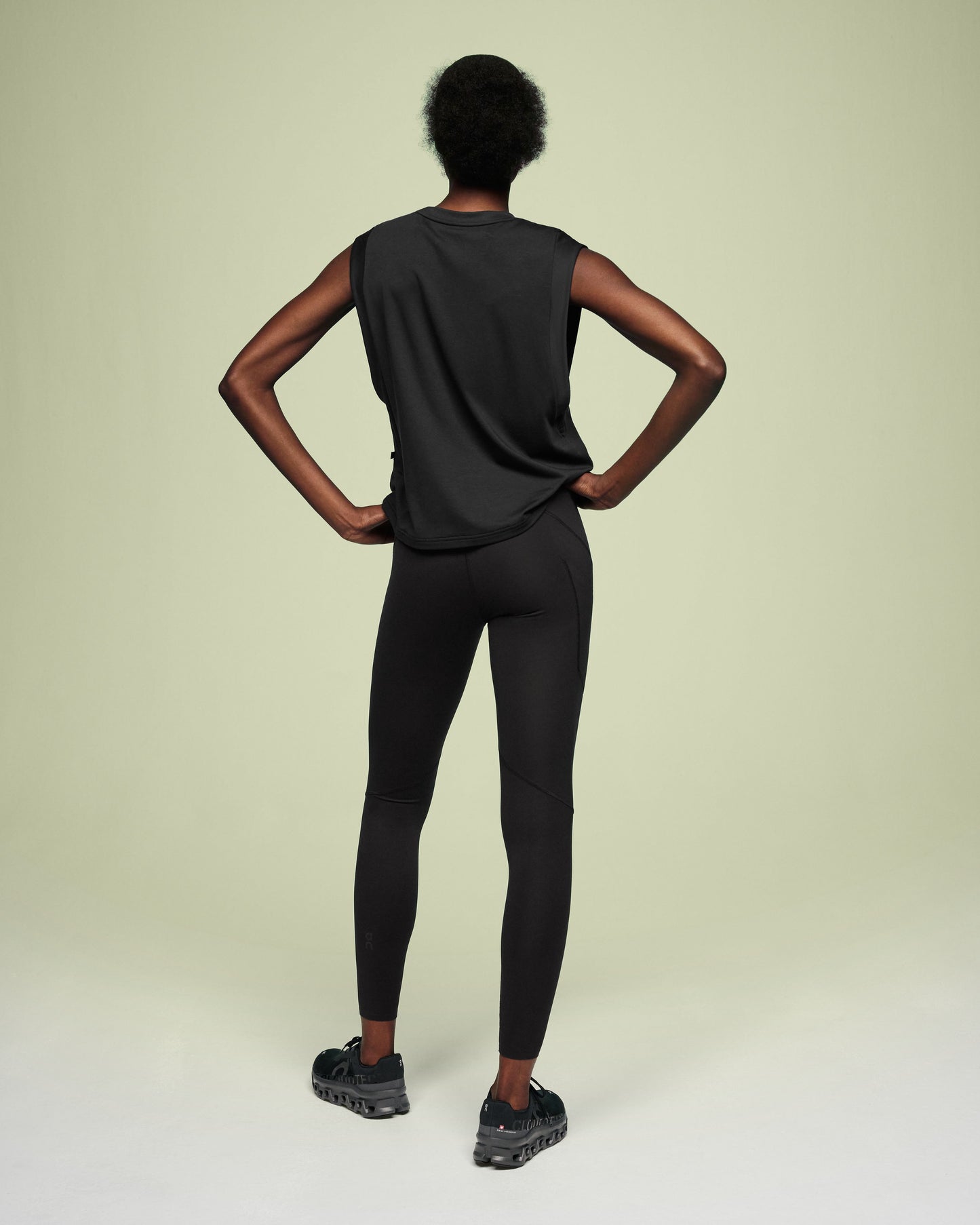 Women's Focus Crop Black - US 4313